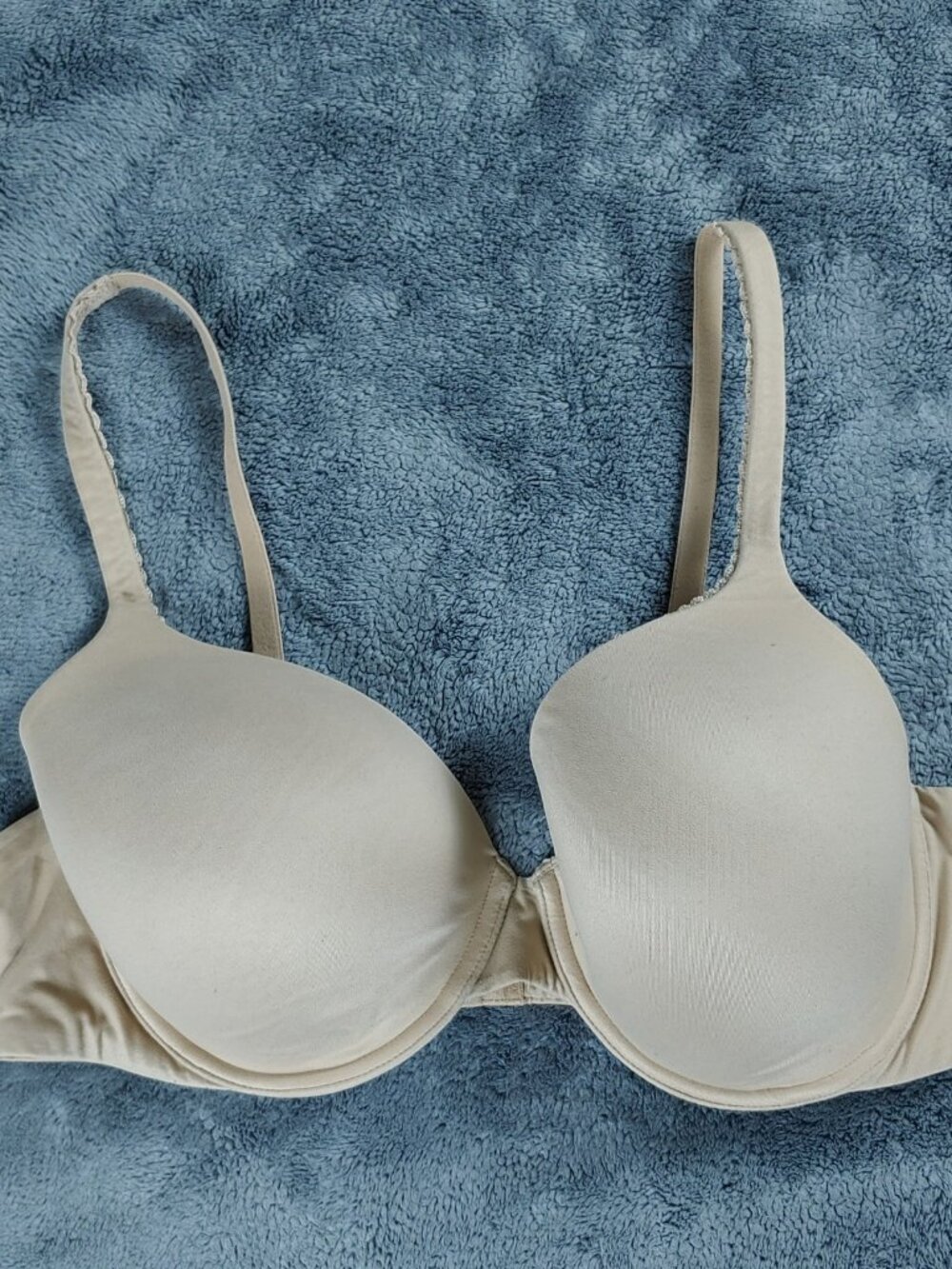 Victoria's Secret Body By Victoria lined Bra 38C Underwire perfect coverage